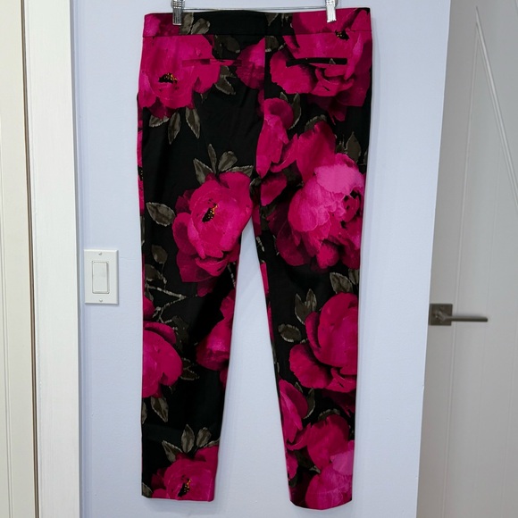 Trina Turk, Floral Pink and Black Pants, women’s size 8, Textured, like new! - Picture 3 of 9